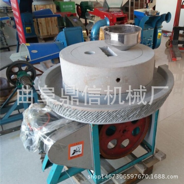 河北玉米煎餅?zāi)ズ龣C(jī) 商用石磨豆?jié){機(jī) 電動(dòng)石磨生產(chǎn)廠家