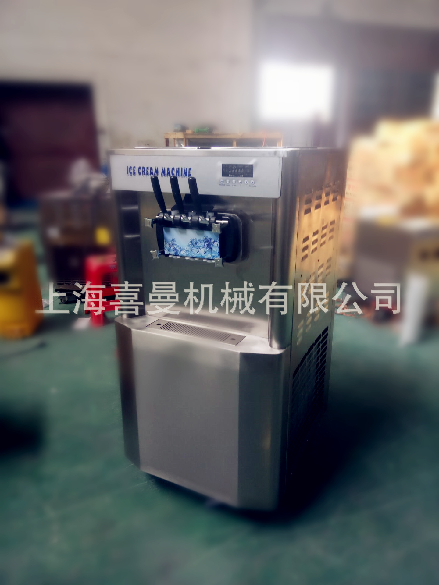 熱銷商用冰淇淋機(jī) 全自動(dòng)甜筒雪糕機(jī)器 立式軟冰淇淋機(jī) 廠家